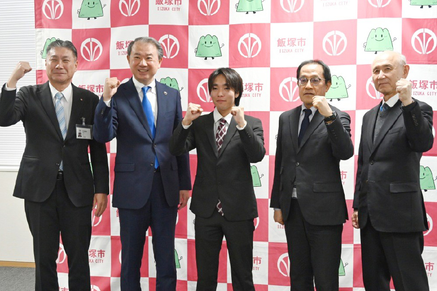 飯塚市長表敬訪問の様子